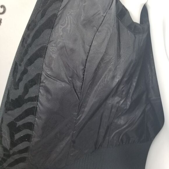 Ariat‎ Black Zebra Print Zip-Front Vest - Picture 10 of 12